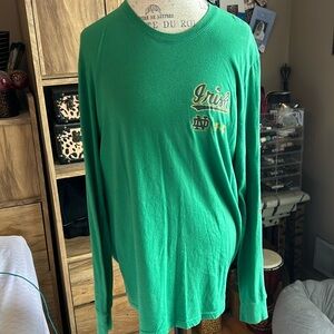 Under Armour Notre Dame Fighting Irish Long Sleeve Shirt - Large